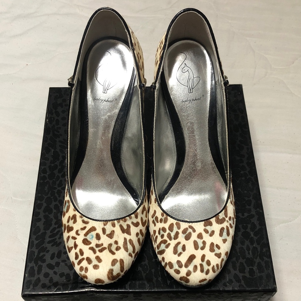 Baby Phat Leopard Print Pumps in Cream and Brown 7.5